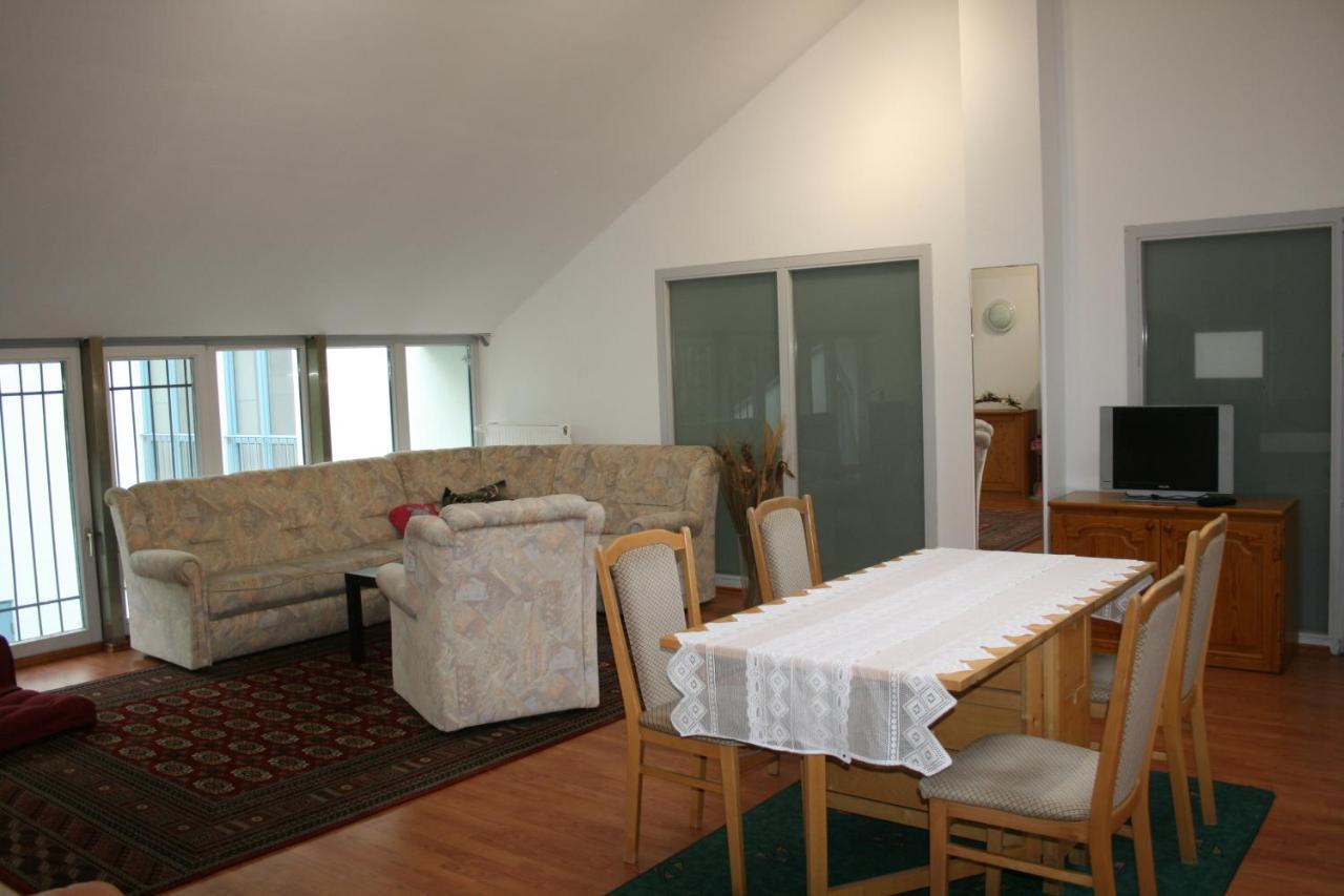 Krug'S Family Hostel Und Restaurant ヴァイルハイム・イン・オーバーバイエルン エクステリア 写真