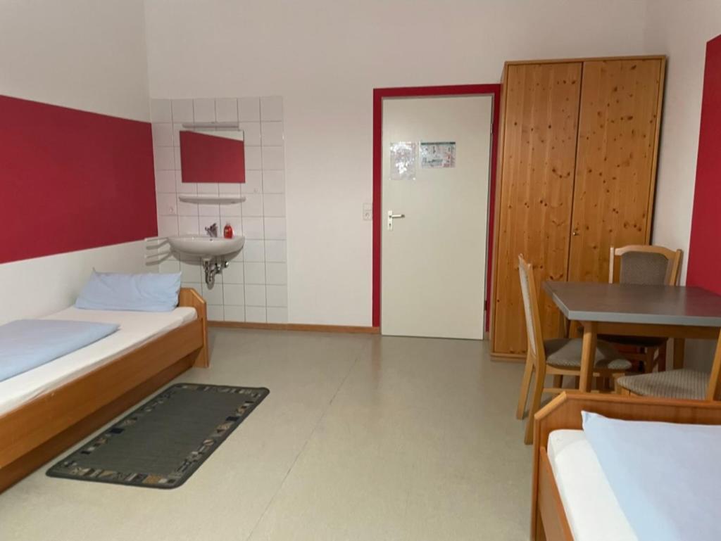 Krug'S Family Hostel Und Restaurant ヴァイルハイム・イン・オーバーバイエルン エクステリア 写真