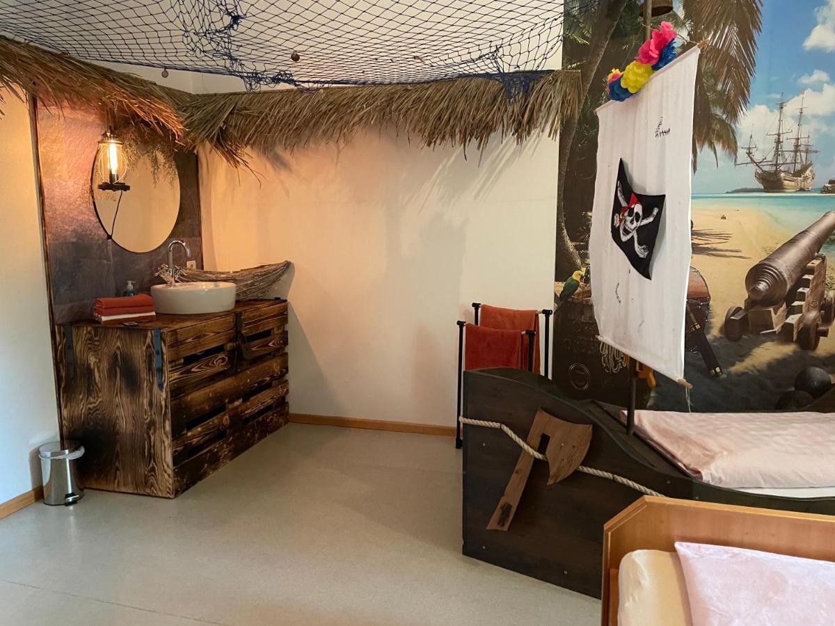 Krug'S Family Hostel Und Restaurant ヴァイルハイム・イン・オーバーバイエルン エクステリア 写真