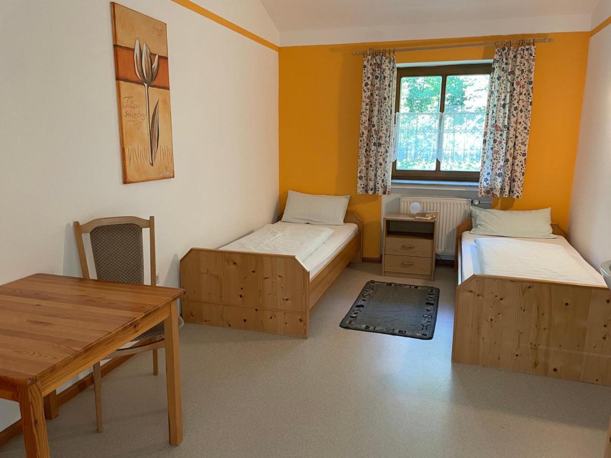 Krug'S Family Hostel Und Restaurant ヴァイルハイム・イン・オーバーバイエルン エクステリア 写真